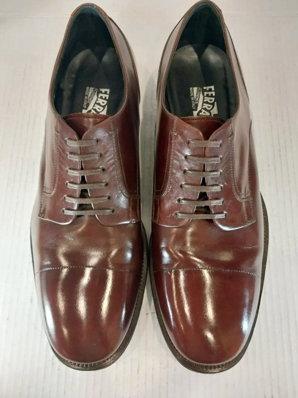 SALVATORE FERRAGAMO men's (SAVE $750) size 10.5 EE brown Derby.